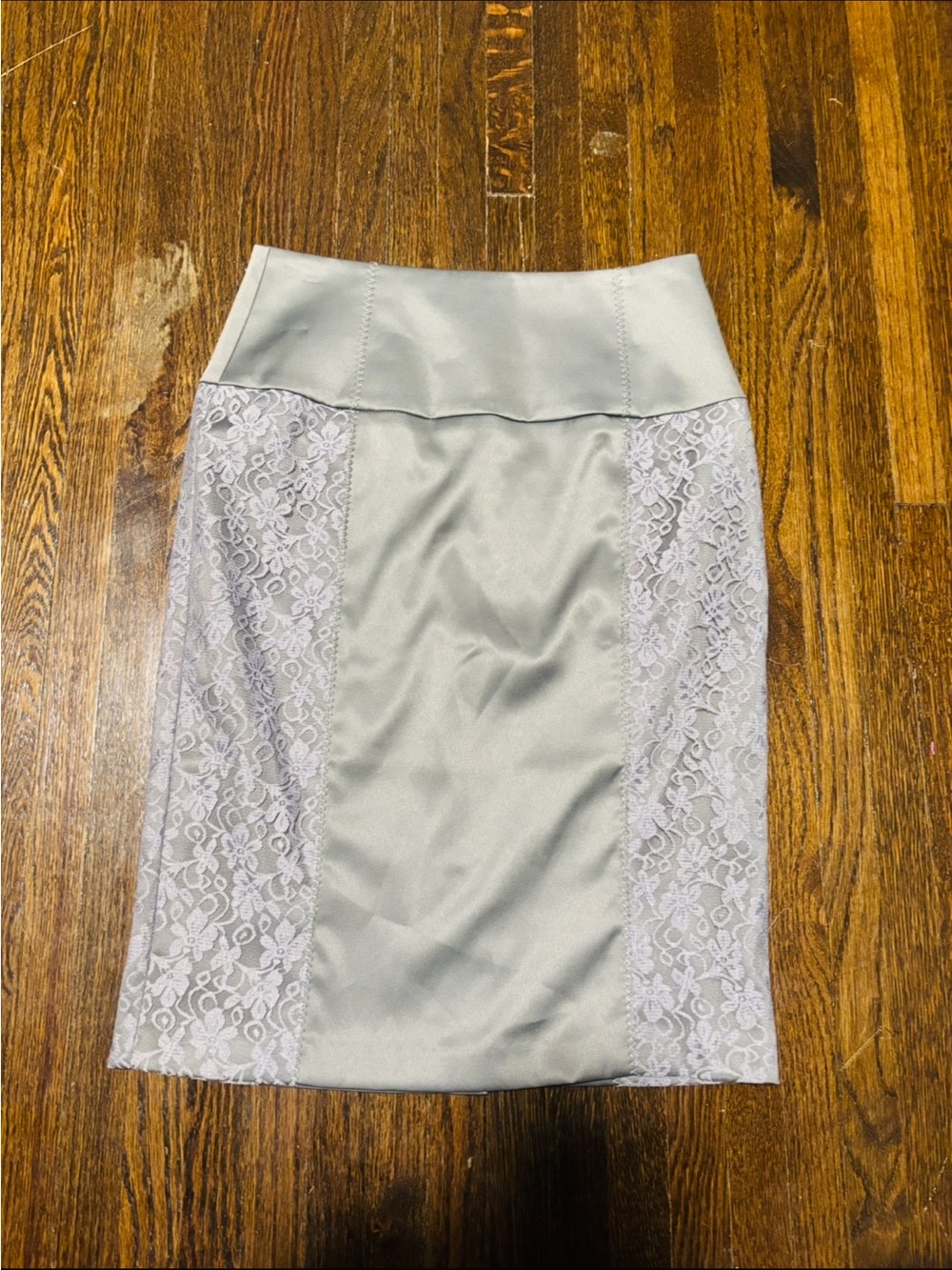 VENUS, Elegant Lace-Panel Pencil Skirt in Light Gray, Size 2